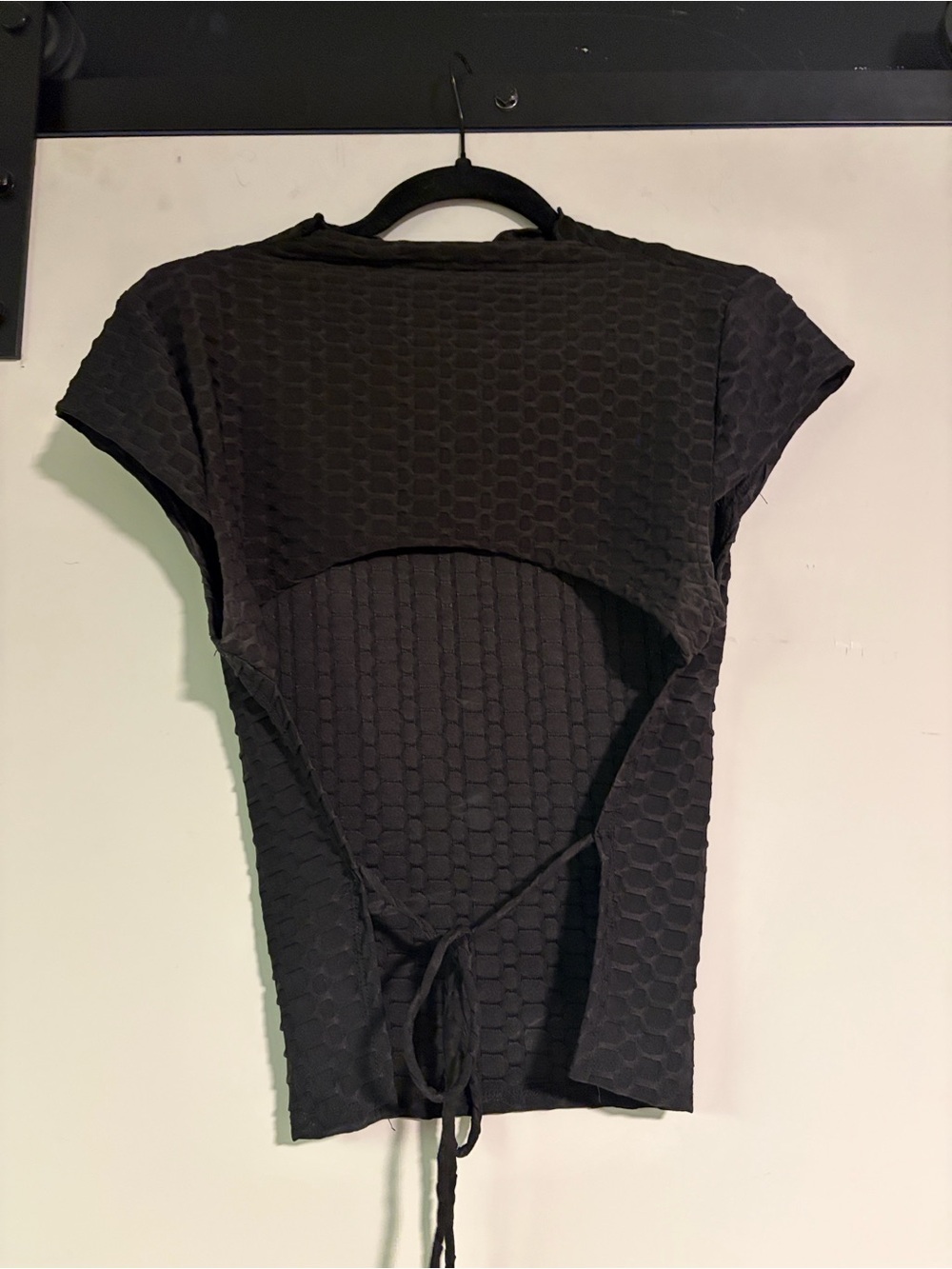Urban Outfitters Black Textured Cap Sleeve W/ Open Back Tee